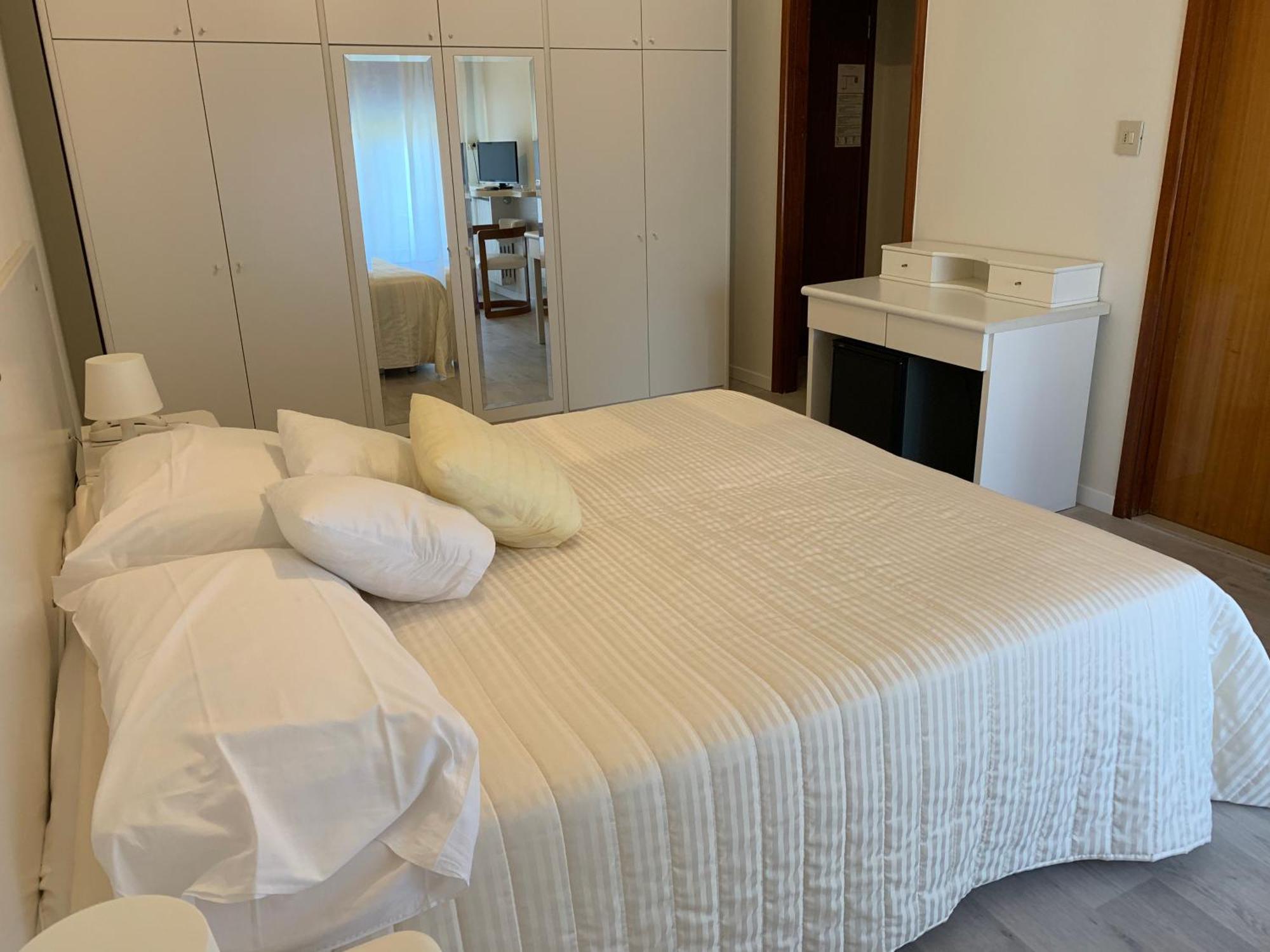 G&D Hotel Deanna Pool&Brunch Milano Marittima Habitación foto